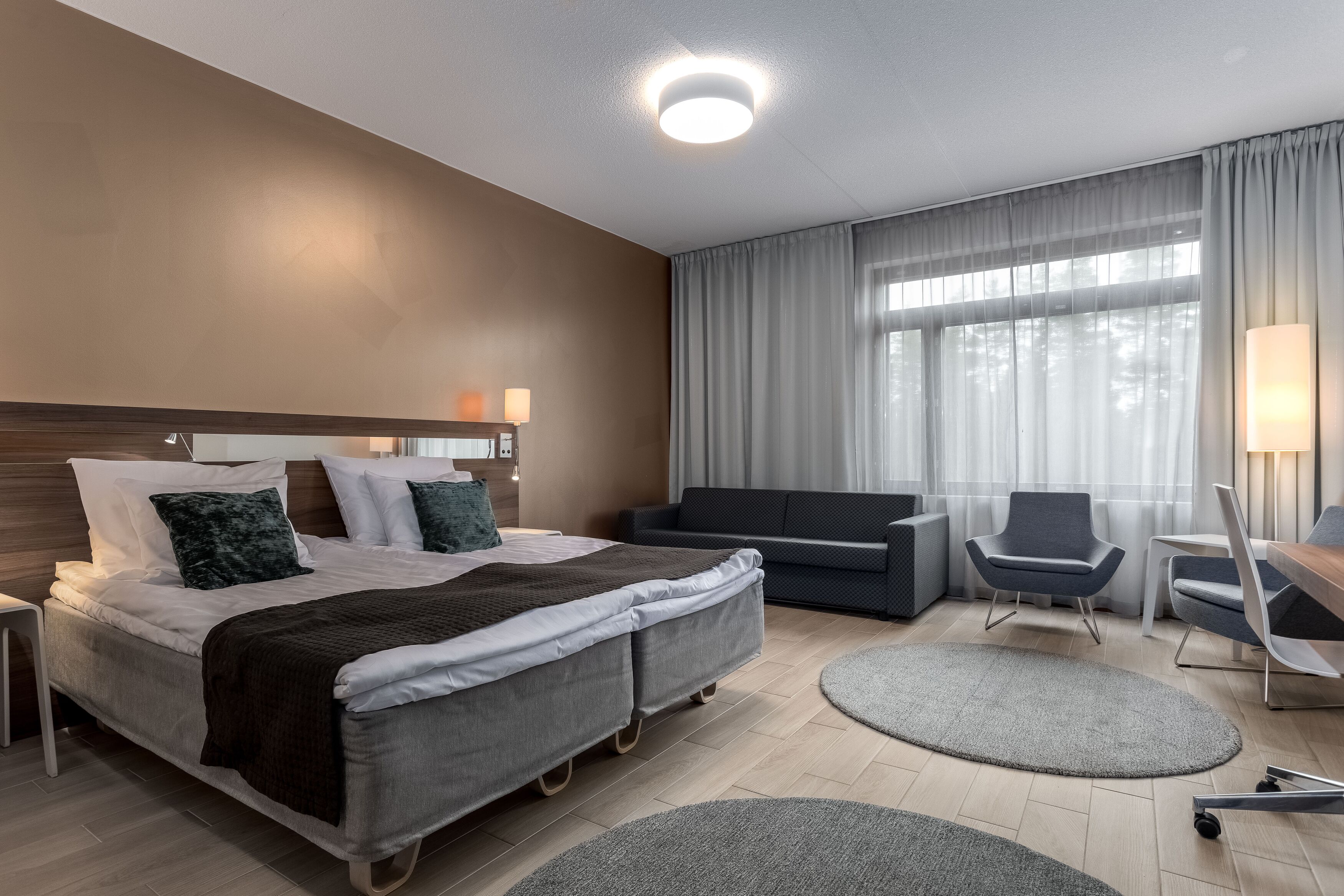 family double room | desk, laptop workspace, soundproofing, iron/ironing board