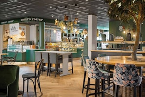 2 restaurants; breakfast, lunch and dinner served  - Holiday Club Vierumäki (Heinola)