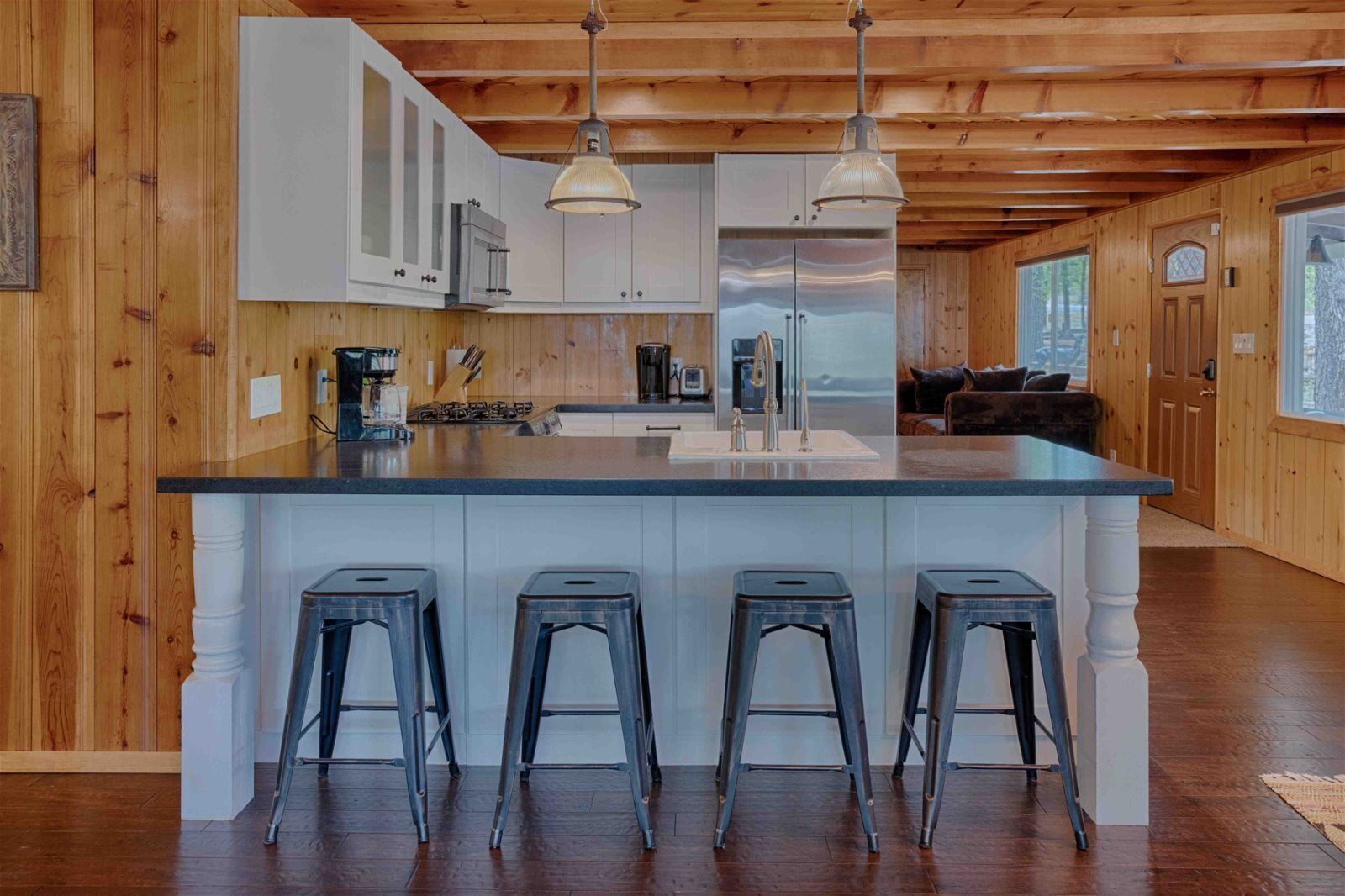 Fridge, oven, dishwasher, coffee/tea maker