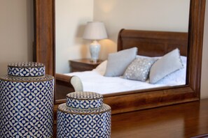 6 makuuhuonetta, silitysrauta/-lauta, ilmainen Wi-Fi, vuodevaatteet