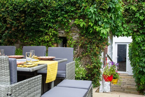 Stunning 1800's House Right in Town Centre