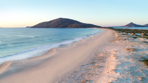 Prelude Penthouse – stroll to the beach