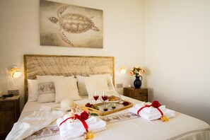 4 Schlafzimmer, Zimmersafe, Schreibtisch, Bügeleisen/Bügelbrett