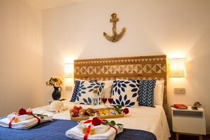 4 bedrooms, in-room safe, desk, iron/ironing board