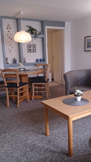 Classic-Apartment | Wohnbereich | Fernseher