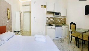 3 bedrooms, iron/ironing board, free WiFi
