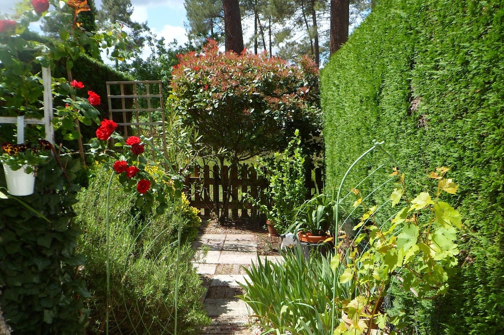 Petite Maison en Duplex Avec Jardinet Avec Acces Direct SUR LE Golf