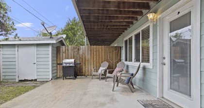 *Anchor Townhome w/Gulf views* Walk to beach/seafood