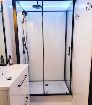 Bathtub