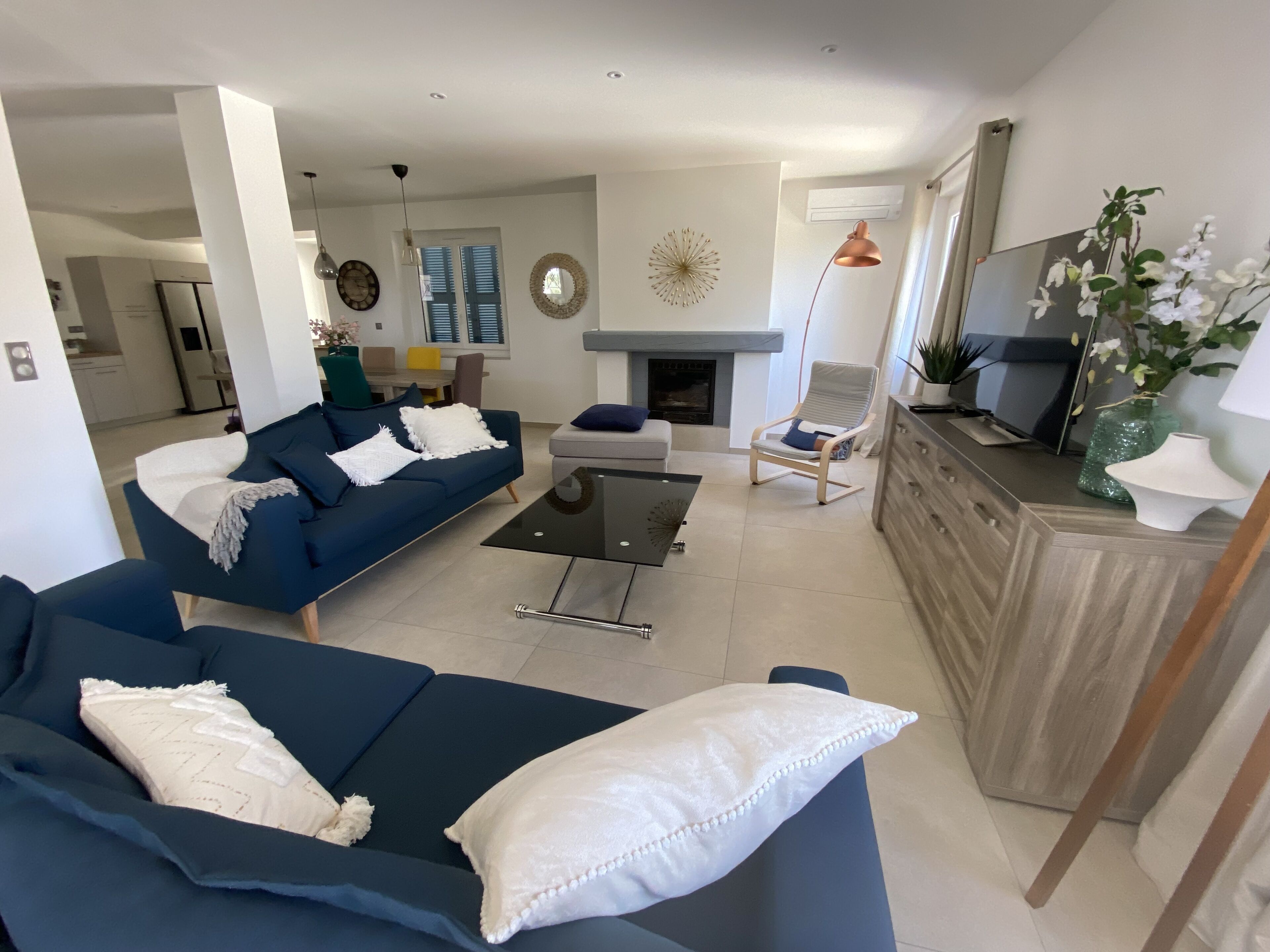 New house full of charm classified 5* with 5 bedrooms and 4 bathrooms. Pool.