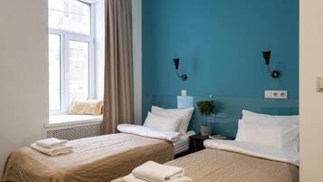 Iron/ironing board, free WiFi, bed sheets