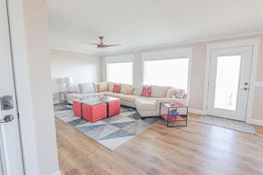 Televisión y chimenea 