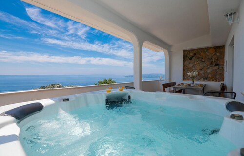 3 bedroom awesome apartment in Makarska