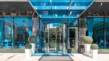 Standard Single Room | Egyptian cotton sheets, premium bedding, down duvets, desk