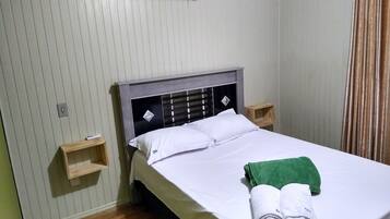 2 slaapkamers, een strijkplank/strijkijzer, gratis wifi, beddengoed