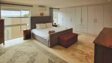 3 bedrooms, premium bedding, individually decorated