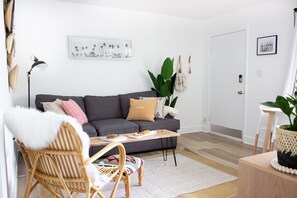 TV - The Beach Bungalow (Satellite Beach)