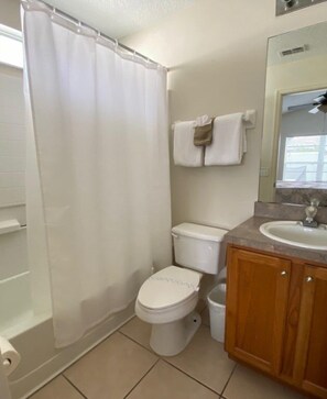 House, 3 Bedrooms | Bathroom | Towels - Southern Dunes Golf With Views! 3 Bedroom Home by RedAwning (Haines City)