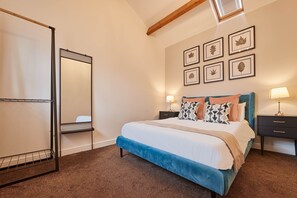 House | 1 bedroom, individually decorated, individually furnished