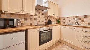 Unclassified image, 2 of 16, button - Gannet Cottage (Bridlington)