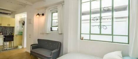 1 bedroom, iron/ironing board, travel cot, WiFi