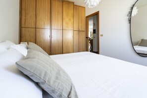 3 chambres, lit parapluie, Wi-Fi gratuit, draps fournis