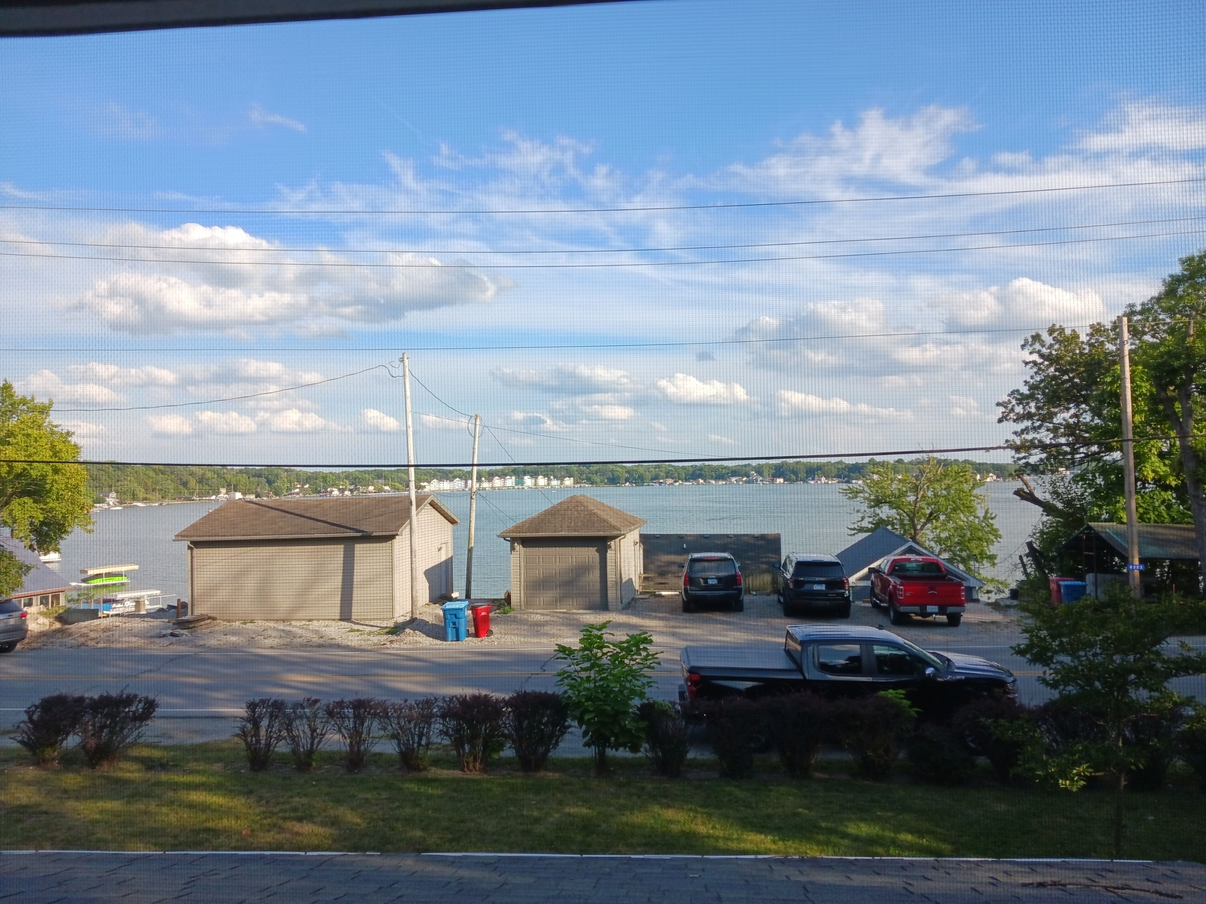 Cedar Lake Fall Break Getaway: Apple picking & pumpkin patch nearby. Chicago 1hr