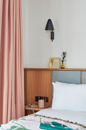 1 bedroom, in-room safe, desk, laptop workspace
