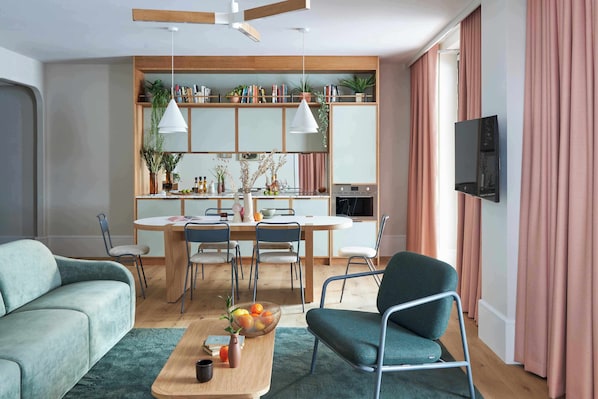 Exklusiv lägenhet | Eget kök | Kylskåp, mikrovågsugn, spishäll och diskmaskin
