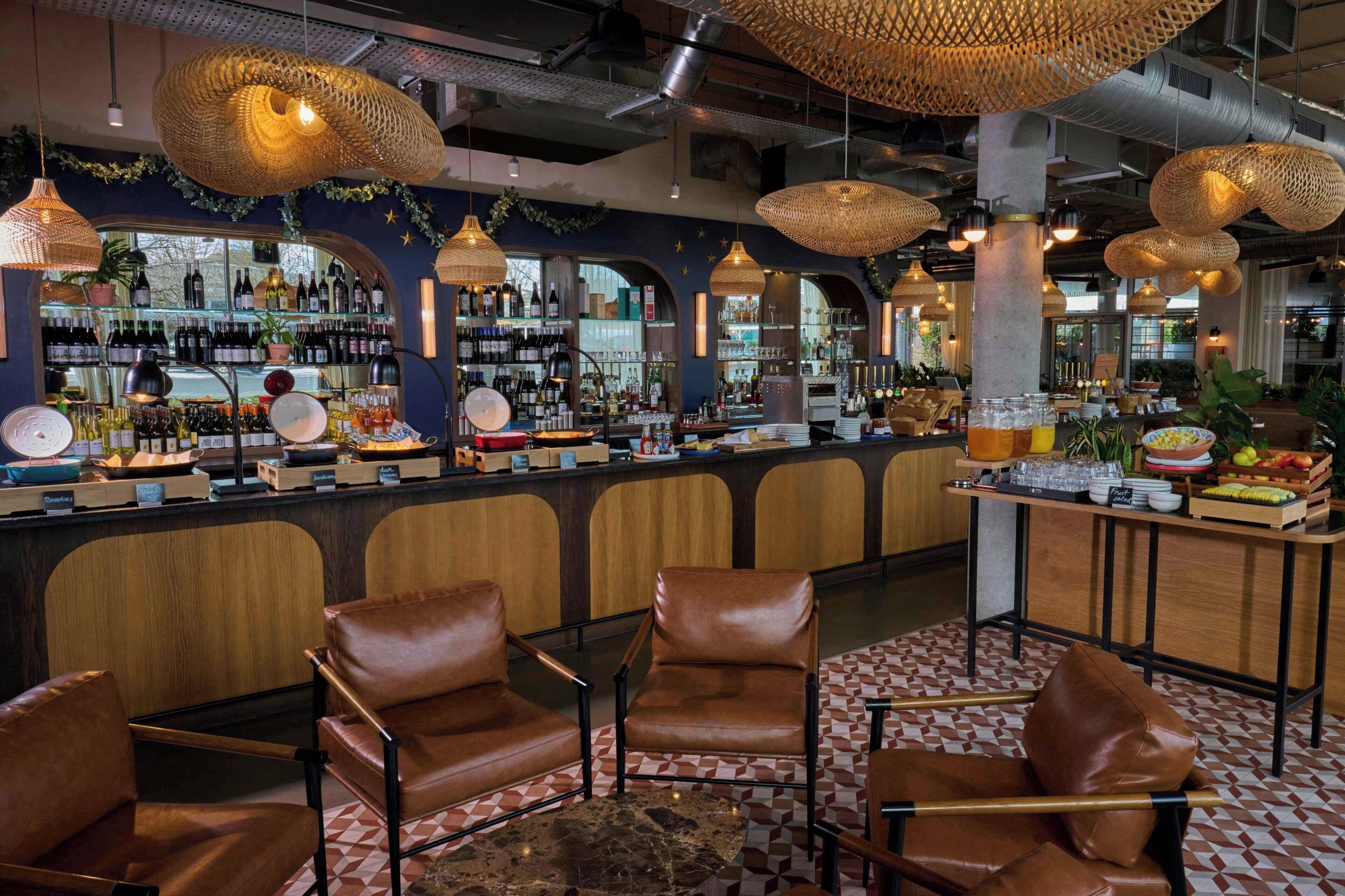 Daily continental breakfast (GBP 18 per person)