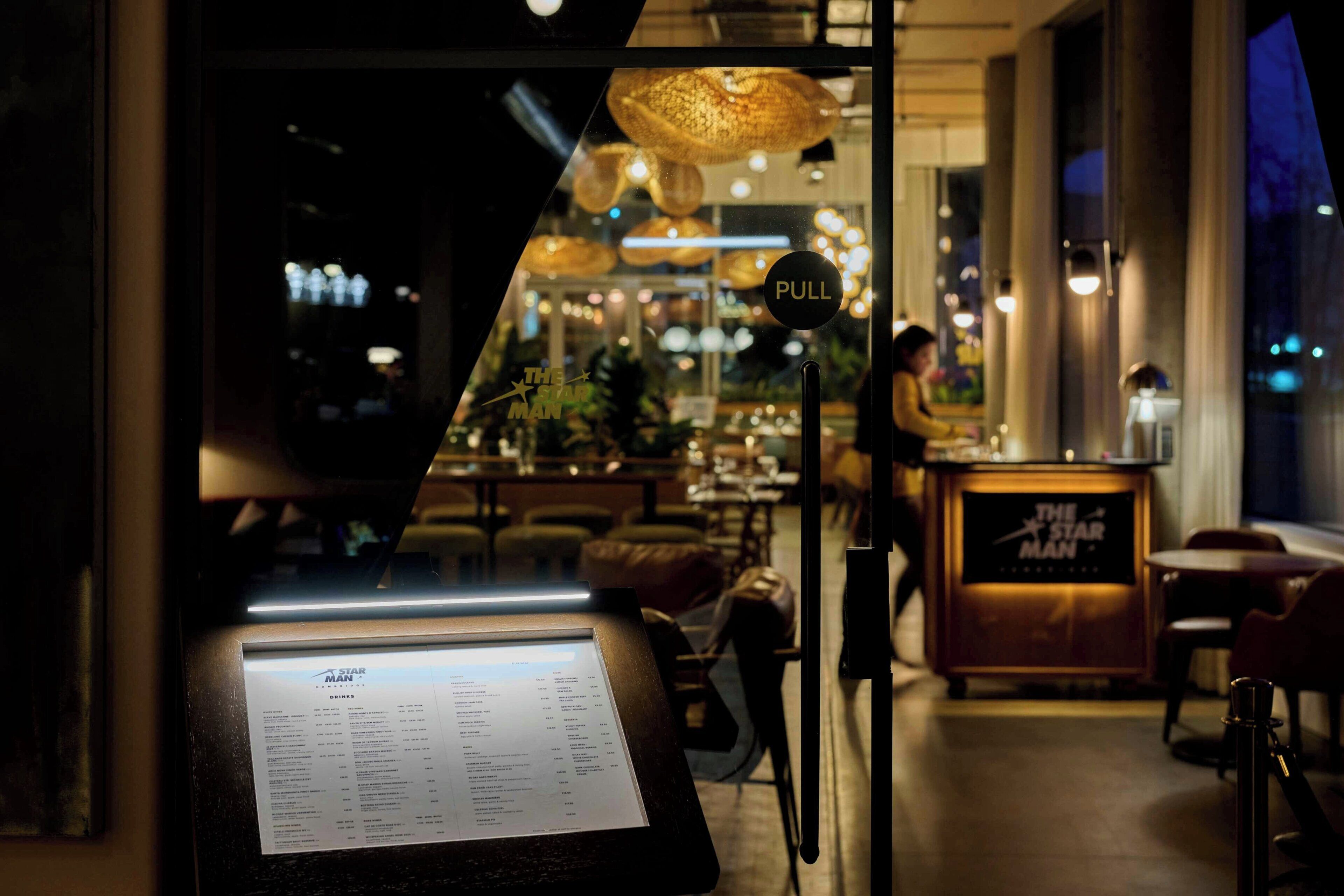 Frokost, lunsj og middag serveres