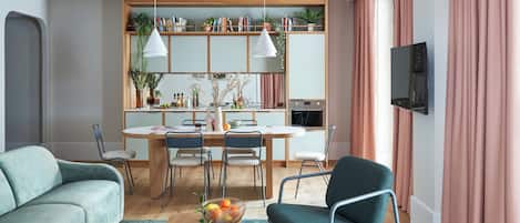 En 42-tommers smart-TV med digitale kanaler samt TV