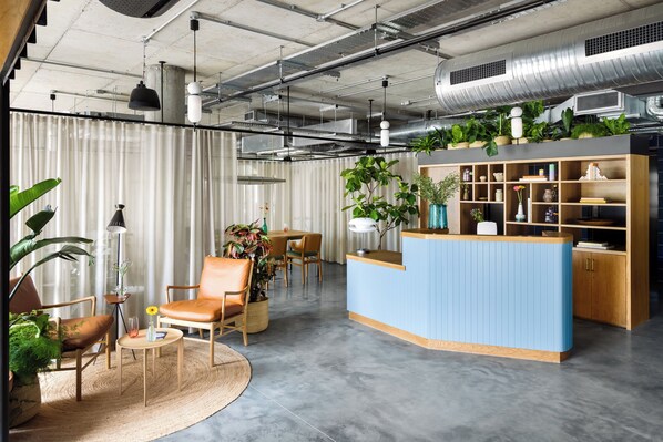 Reception - Turing Locke Cambridge (Cambridge)