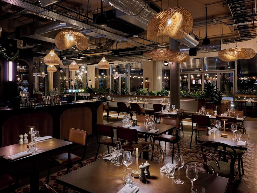 Breakfast, lunch and dinner served