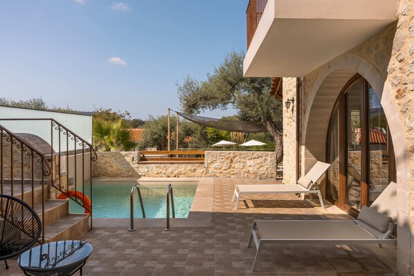 A heated pool - Countryside Villa with a Walk-in Free Form Pool (Rethymno)
