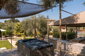 Terrace/patio - Countryside Villa with a Walk-in Free Form Pool (Rethymno)
