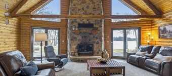 Luxury Lake Retreat w/Indoor Pickleball • Sleeps 12 • 55 Min from MSP