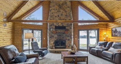 Luxury Lake Retreat w/Indoor Pickleball • Sleeps 12 • 55 Min from MSP