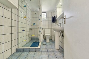 Bruser, hårtørrer, håndklæder, Sæbe
