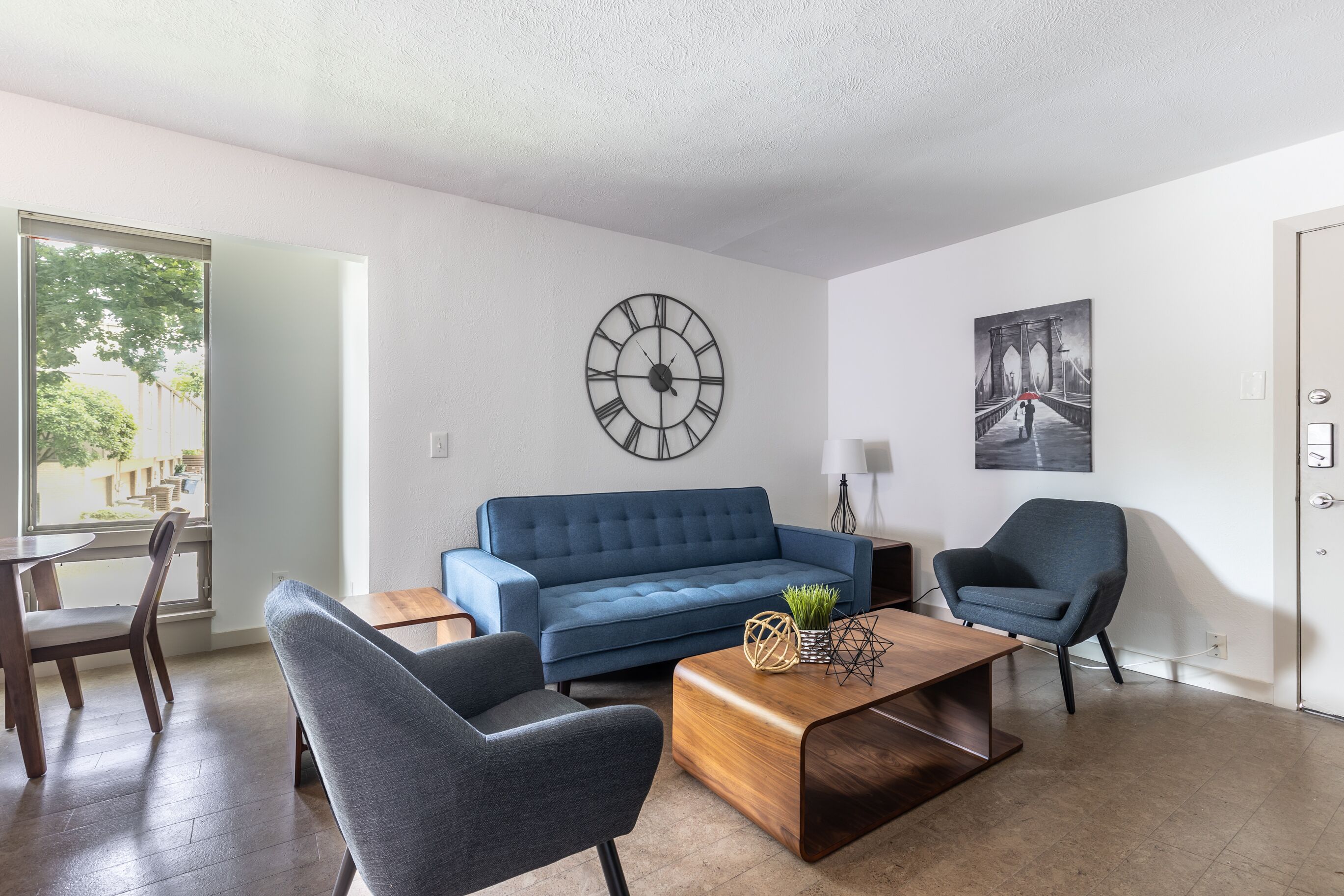 Mid Century Neighborhood Flat - Walk to Greenville