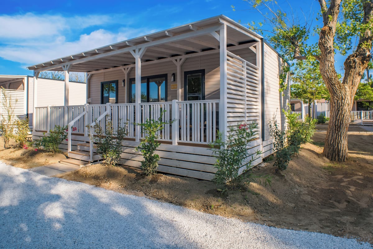 Deluxe Mobile Home (Pet Friendly) | Terrace/patio