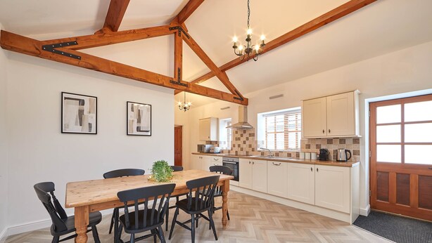 House | Private kitchen | Fridge, microwave, oven, stovetop - Puffin Cottage (Bridlington)
