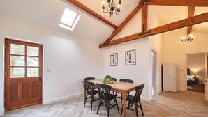 House | In-room dining - Puffin Cottage (Bridlington)