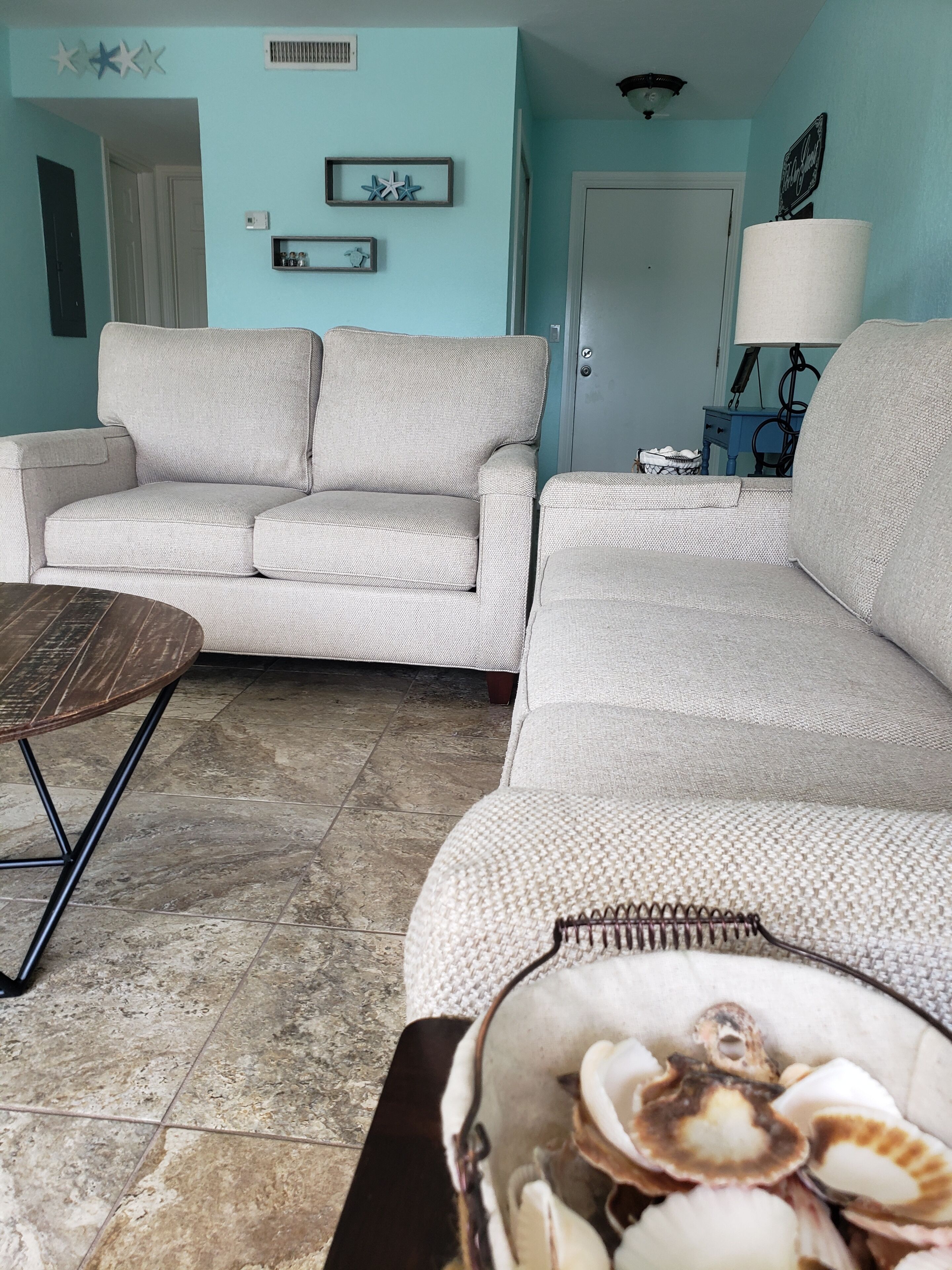 Perfect location!<br>Beautiful!<br>Clean!<br>Heated swimming pool!<br>