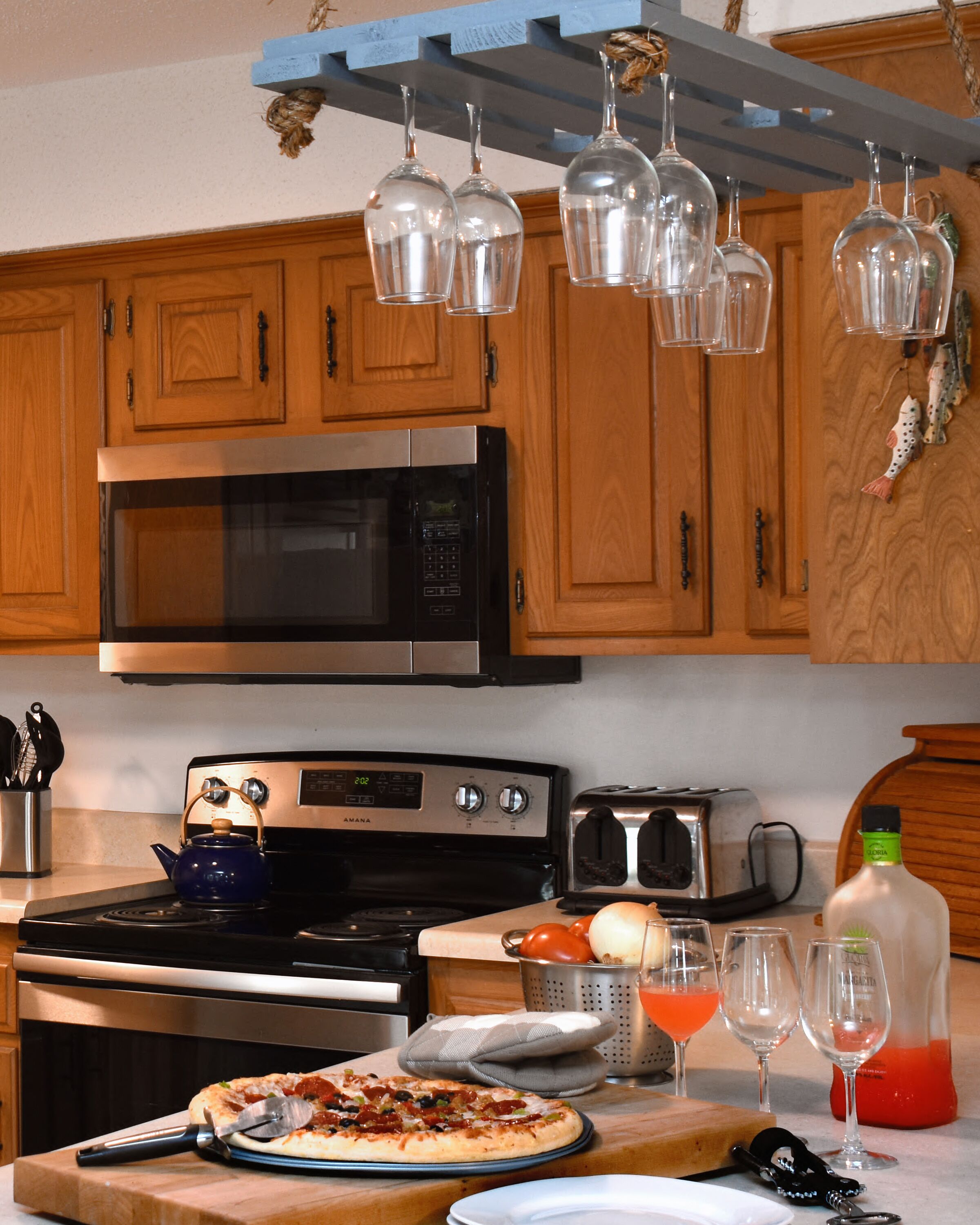 New Game Room! WiFi! King Bed! Family Friendly!