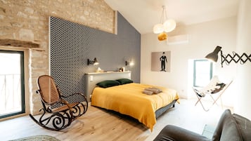 11 dormitorios, tabla de planchar con plancha, cuna de viaje y wifi