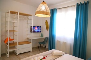 2 bedrooms, desk, iron/ironing board, free WiFi - Golden Holiday Sole villa with pool (Terrasini)