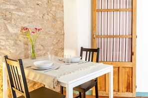 Dining - Apartamento Rural con Encanto en Puigmoltó (Puigmoltó)