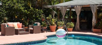 Crowne Gardens. Safe, quiet, luxurious Kingston home with a scenic view.