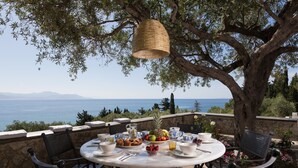 BBQ/picnic area - The Gunnery House (Corfu)